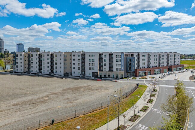 Apartamentos - 805 Riverfront Apartments