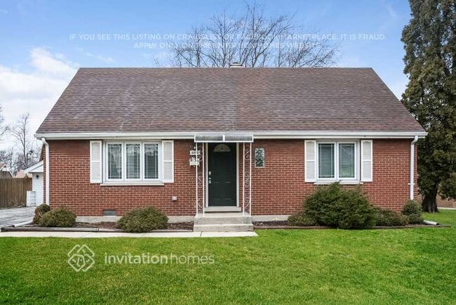 Building Photo - 8440 S Lockwood Ave
