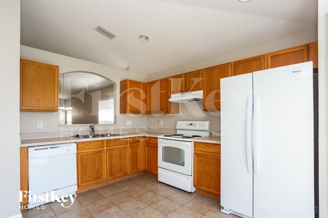 Building Photo - 928 Seminole Sky Dr