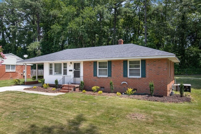 Building Photo - Updated 3 Bedroom Ranch in East Raleigh - ...