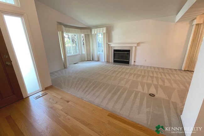 Foto del edificio - Stunning 3 Bedroom, 2 Bathroom Home in San Carlos