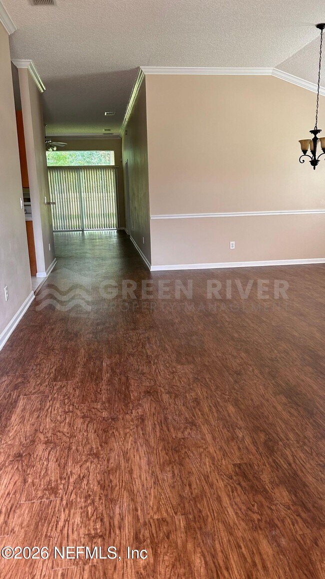 Foto del edificio - 2522 Willow Creek Dr