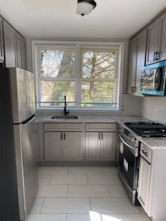 Primary Photo - 2720 Latona Rd