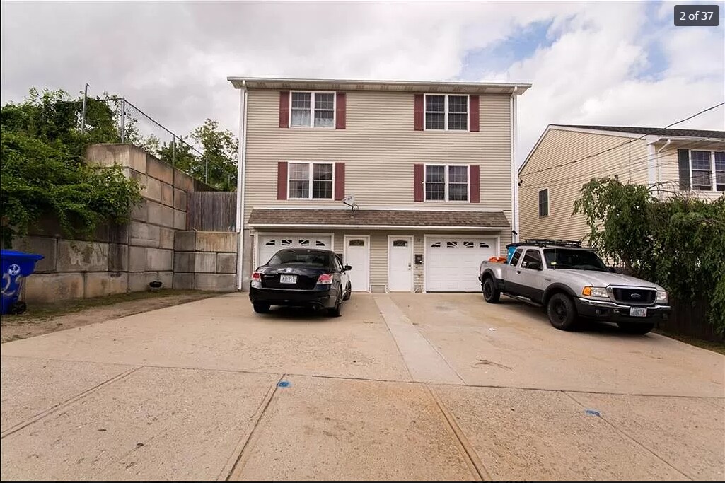 27 Hendricks St, Central Falls, RI 02863 Townhome Rentals in Central