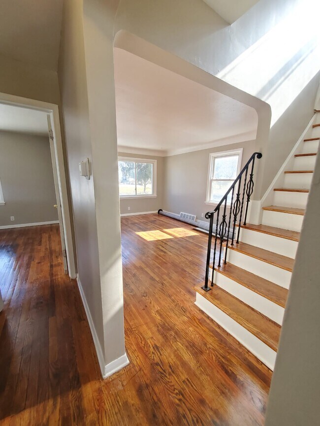 Foto del edificio - 4306 E 162nd St