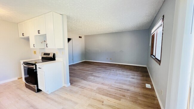 Foto del edificio - 431 S Village Ct