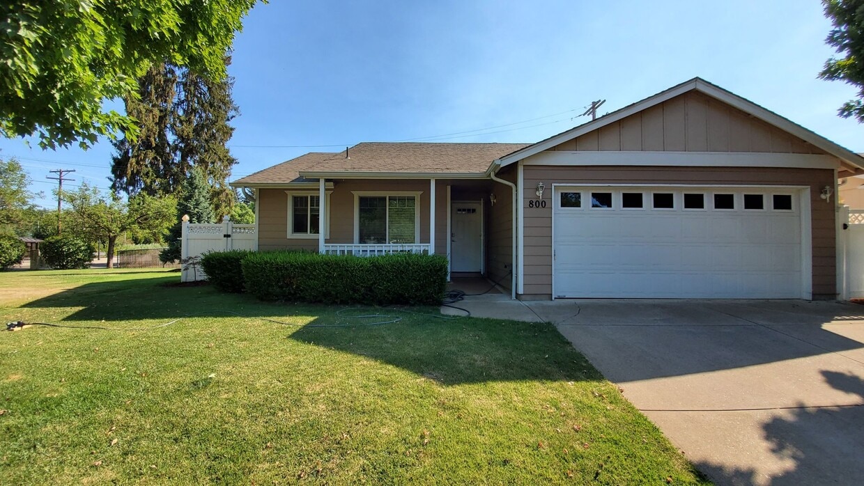 Primary Photo - North Albany 3 Bedroom - Available in October