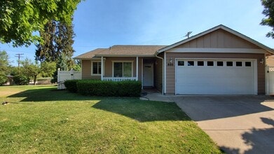 Building Photo - 800 NW Riverbow Ave