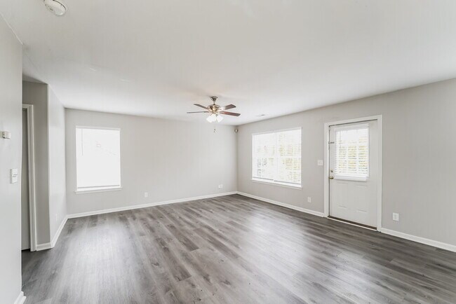 Building Photo - 6913 Seney Dr