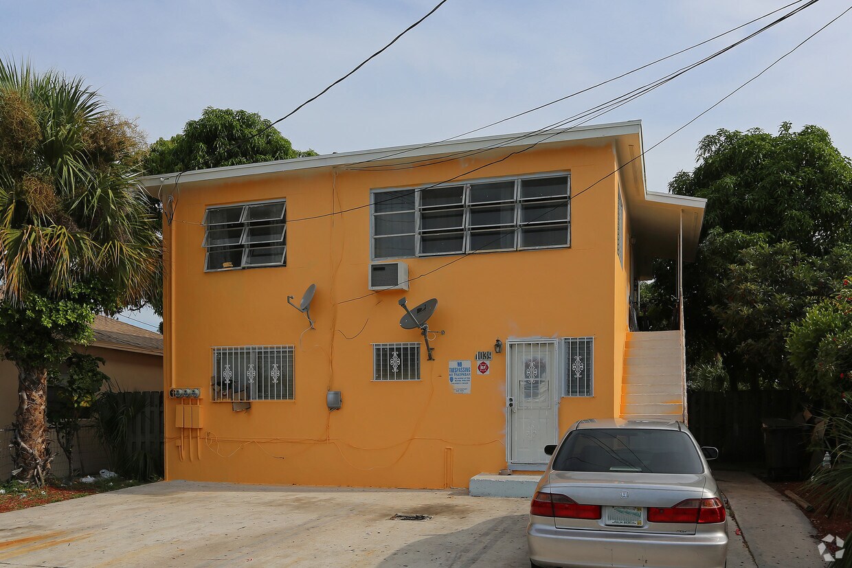 Community - 1039 21st St