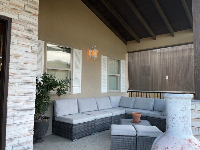 Building Photo - 703 Santa Fe Trl E