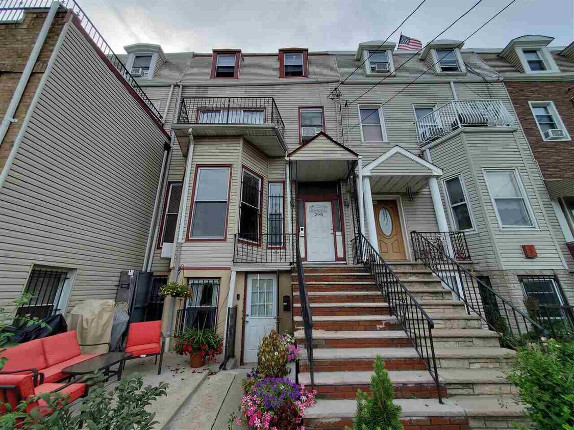 Primary Photo - 298 Paterson Plank Rd