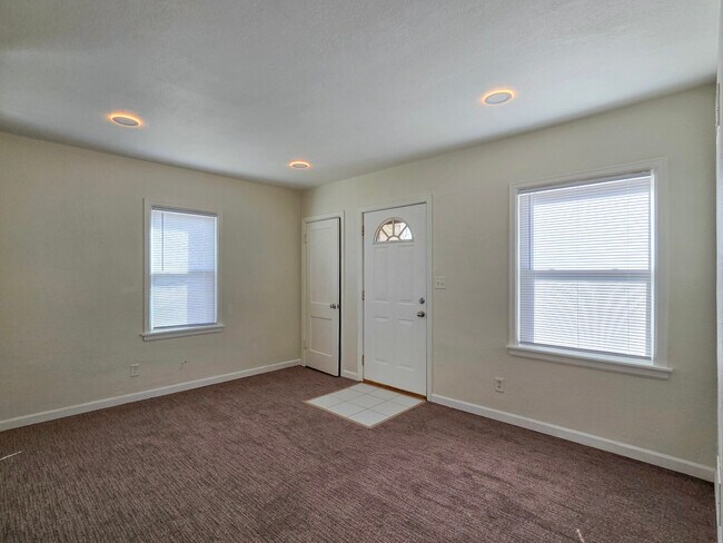 Foto del edificio - 3804 Johnson Ave