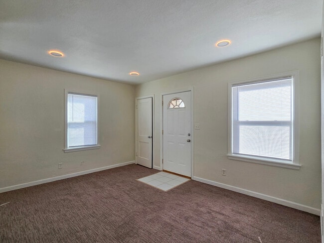 Building Photo - 3804 Johnson Ave