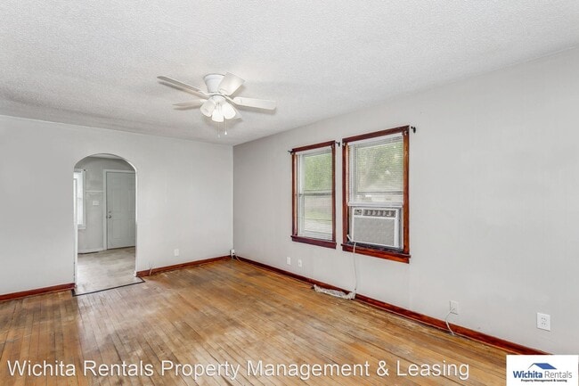 Building Photo - 2 br, 1 bath House - 2203 S Santa Fe Ave