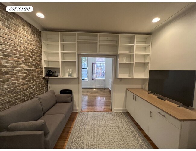 Foto del edificio - 210 E 84th St