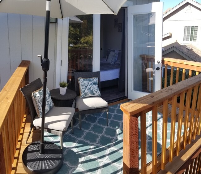 Spacious seating for 2. - 1912 Eversley Plz