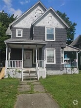 Building Photo - 1018 Hall St