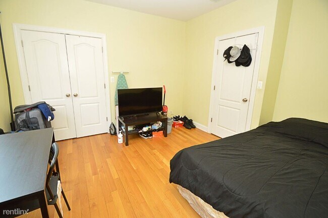 Building Photo - 1 br, 1 bath  - 2711 W Washington Blvd Apt 2