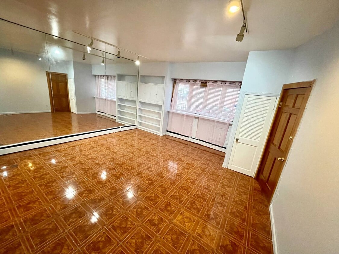 976 Sacket Ave, The Bronx, NY 10462 House Rental in The Bronx, NY