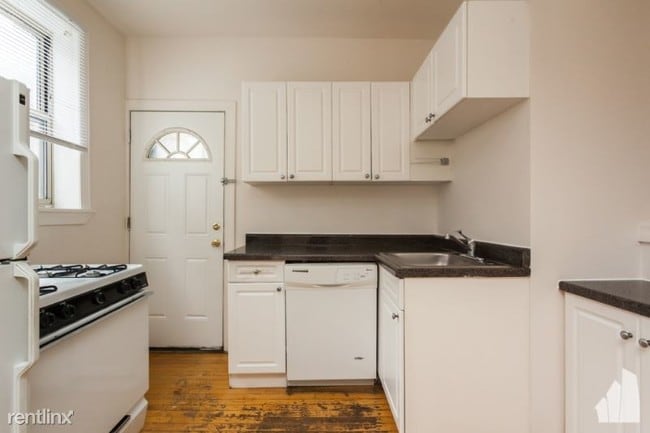 Building Photo - 545 W Aldine Ave