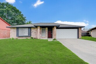 Building Photo - 16506 Quiet Quail Dr