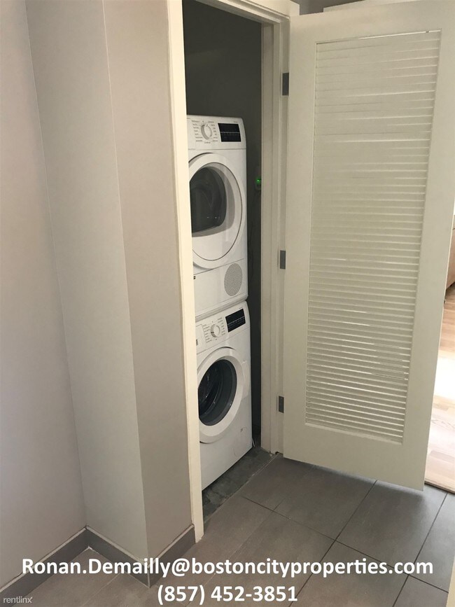 Foto del edificio - 1 br, 1 bath  - 1 Pelham Ter