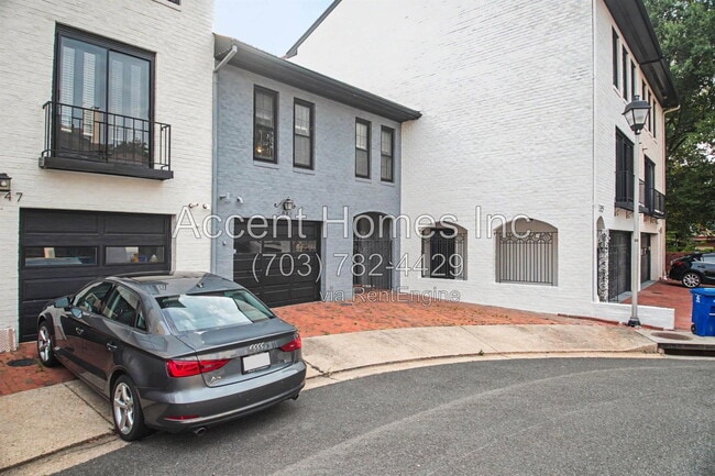 Photo - 2045 North Abingdon Street Townhome