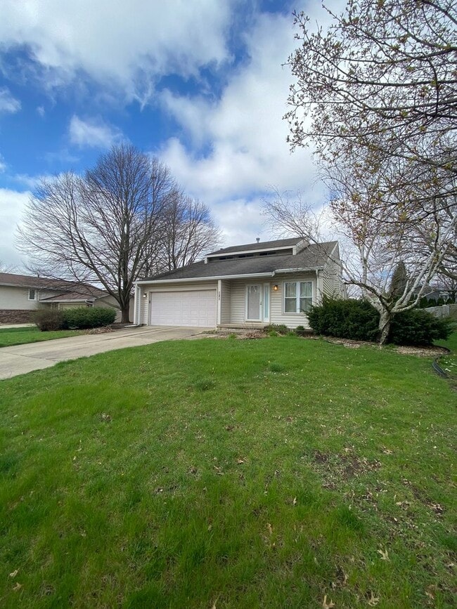 Building Photo - 121 Malvern Dr