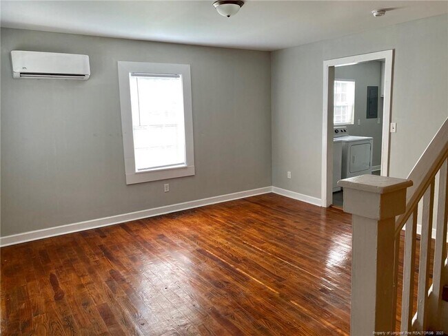 Foto del edificio - 1217 E 6th St