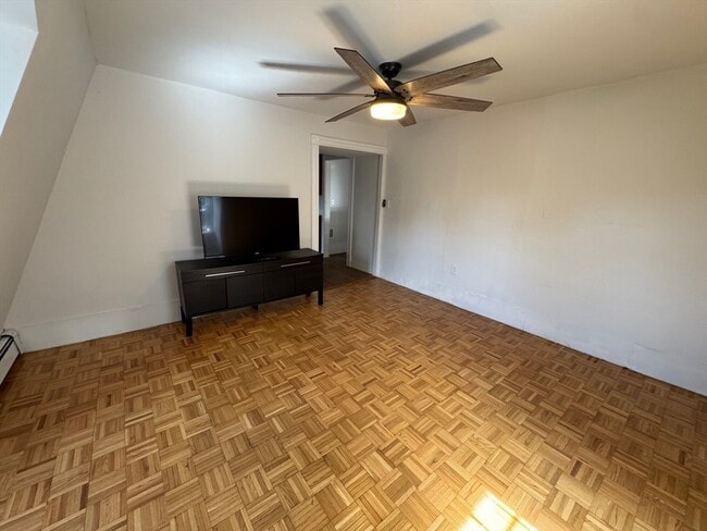 Foto del edificio - 42 Irving St