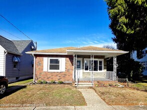 Building Photo - 285 Lyndwood Ave