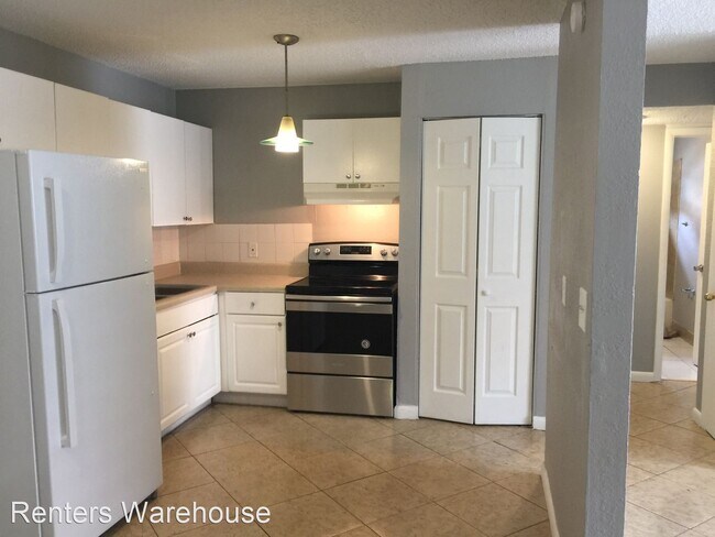 Building Photo - 2 br, 1 bath House - 5323 NW 23 St #182