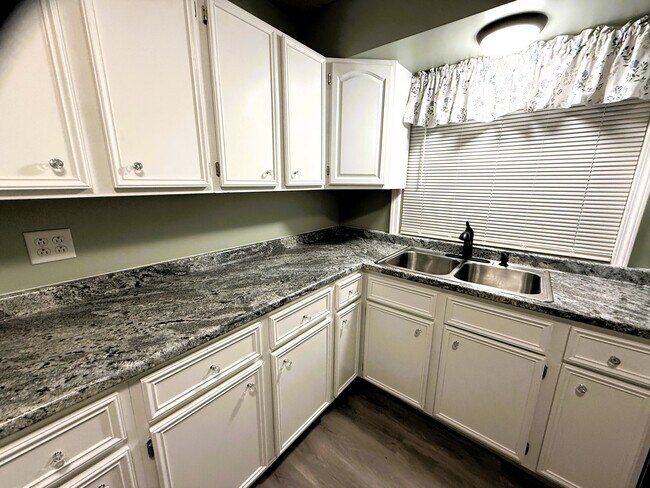 Foto del edificio - 412 Depot St