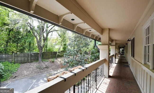 Foto del edificio - 655 E Campus Rd