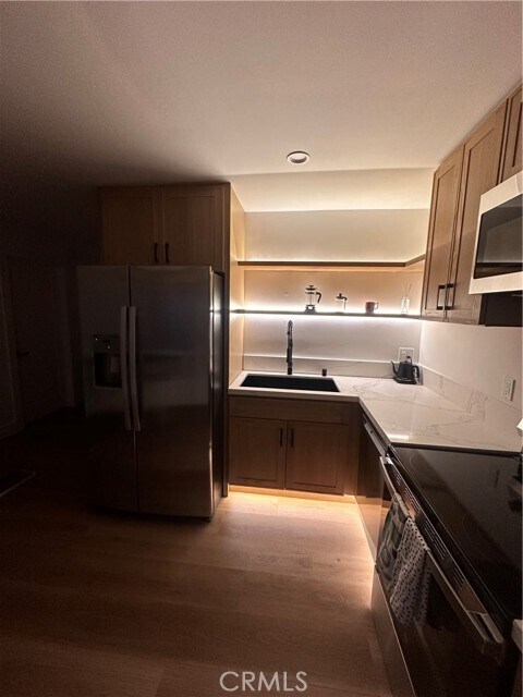 Foto del edificio - 21054 Runnymede St