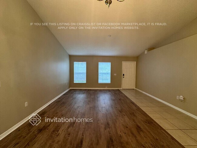 Foto del edificio - 2165 Clearwater Dr