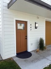 Building Photo - 447 Skeels Ave