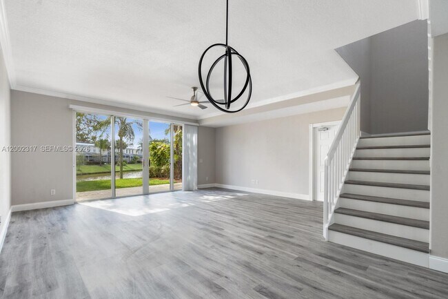 Foto del edificio - 152 Santa Barbara Way