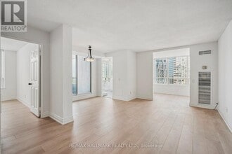 Building Photo - 7 Bishop Ave