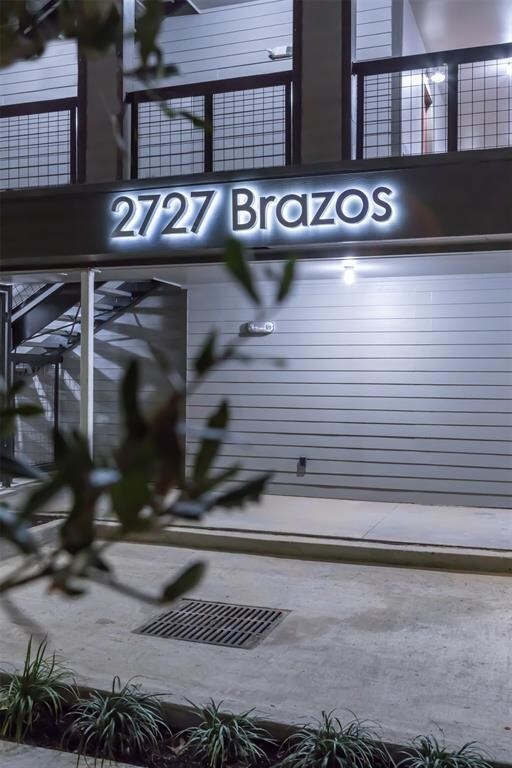 Foto del edificio - 2727 Brazos St