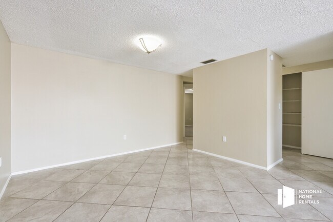 Foto del edificio - 7206 San Moritz Dr