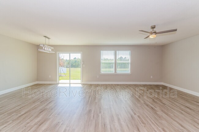 Foto del edificio - 4450 Warm Springs Way