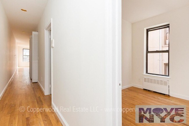 Building Photo - 55 E 95th St