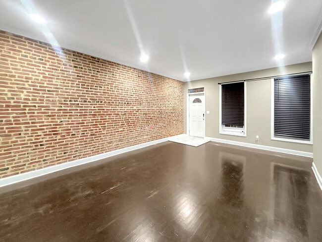 Foto del edificio - 1026 W Fayette St