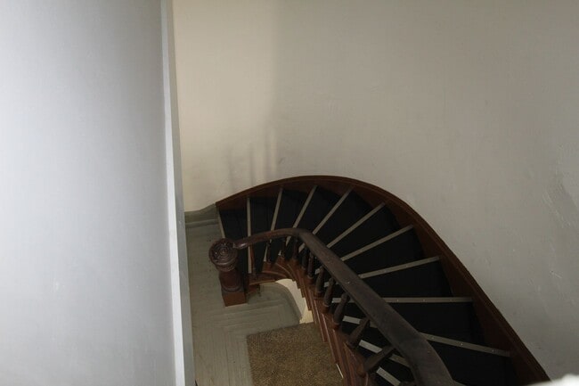 Foto del edificio - Two Bedroom Duplex