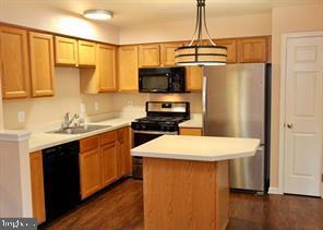 Building Photo - 9703 Becker Ct