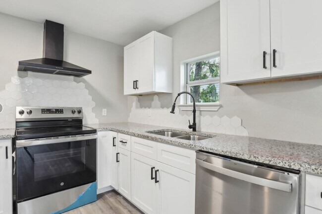 Foto del edificio - 1360 Essex St