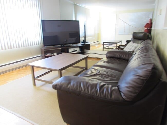 Building Photo - 100 Washington Park Dr