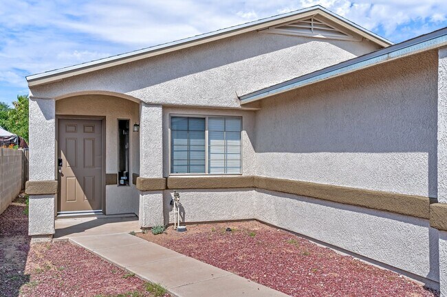 Foto del edificio - 6098 S Place Du Lis